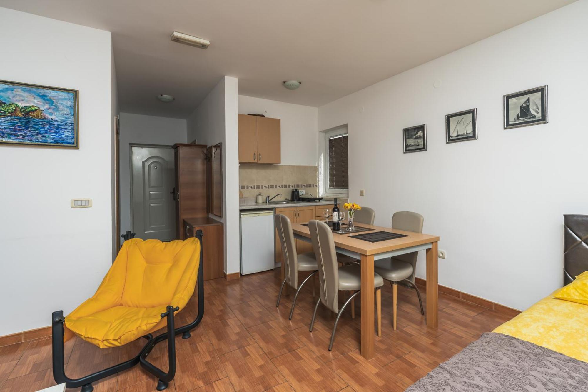 Apartments Franicevic Petrovac 외부 사진
