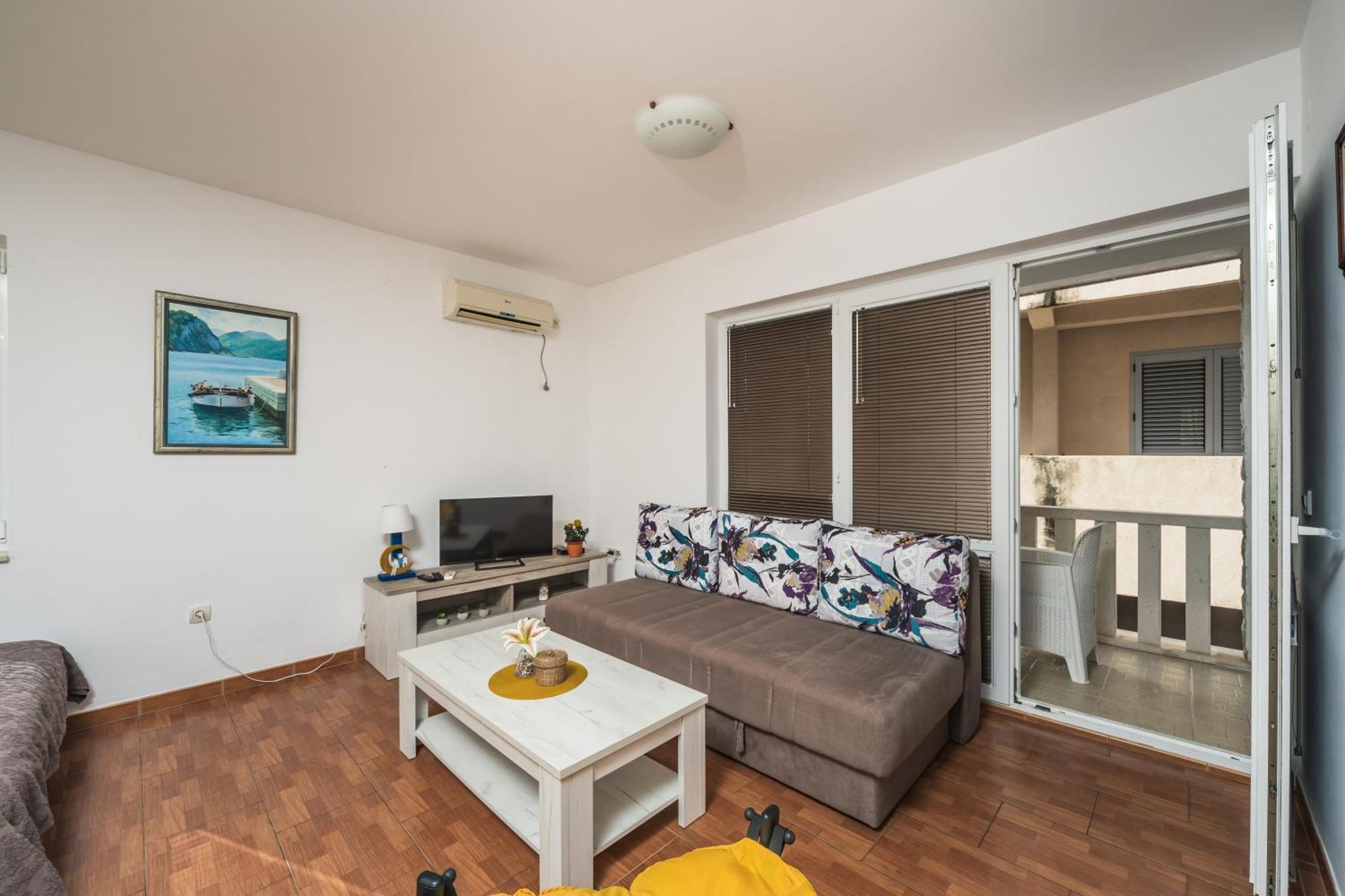Apartments Franicevic Petrovac 외부 사진